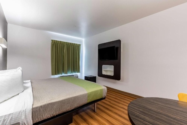 Motel 6-Las Vegas, NV - Motor Speedway image 12